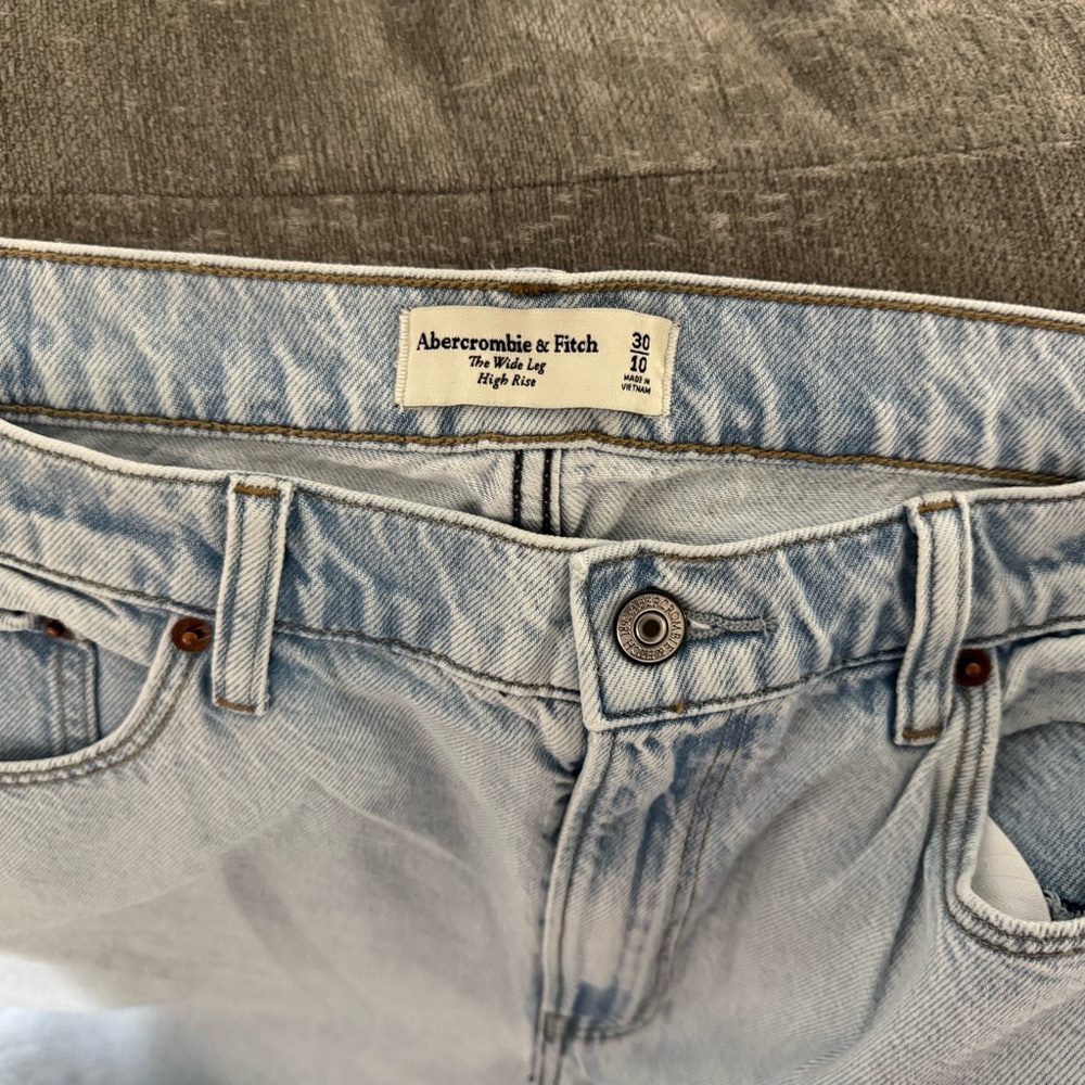 Abercrombie & Fitch Wide Leg Jeans